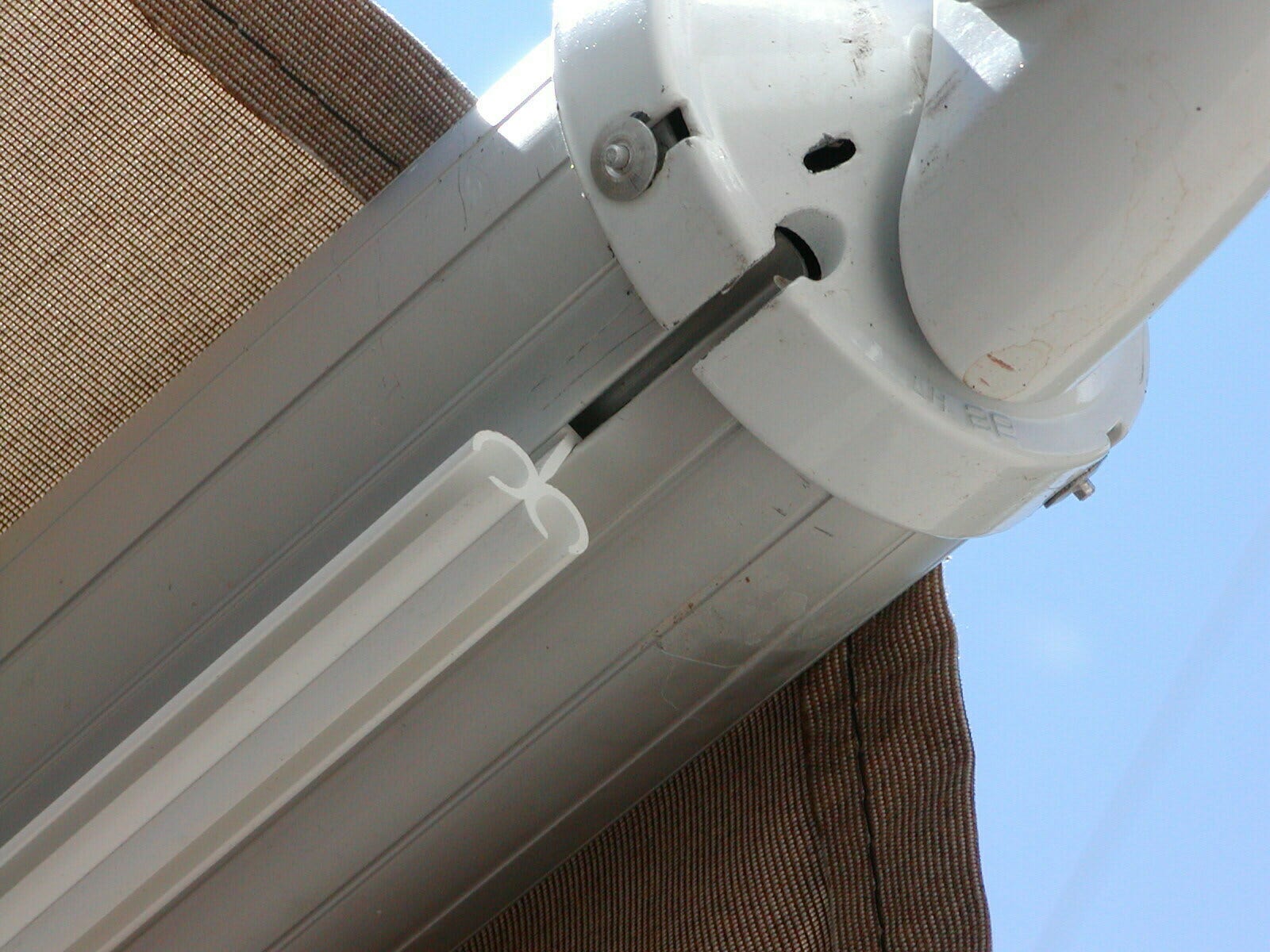 RV Twintrack For Hanging Lights White